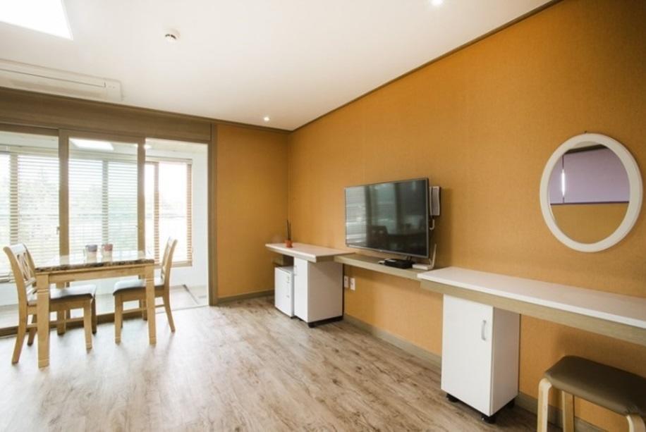 Sheelddi Pension Seogwipo Bagian luar foto